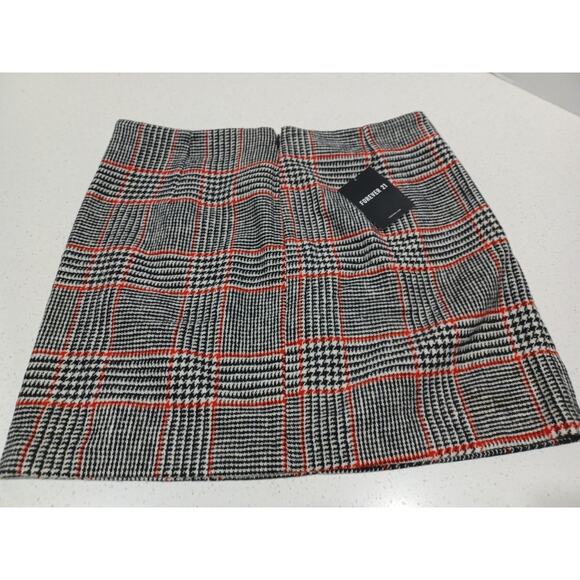 NEW Forever 21Women's Mini Skirt Black/Red Size Small - Picture 1 of 4